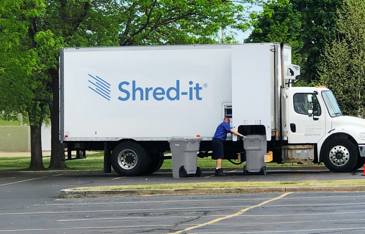 Mobile-Onsite-Shredding-Hero.png